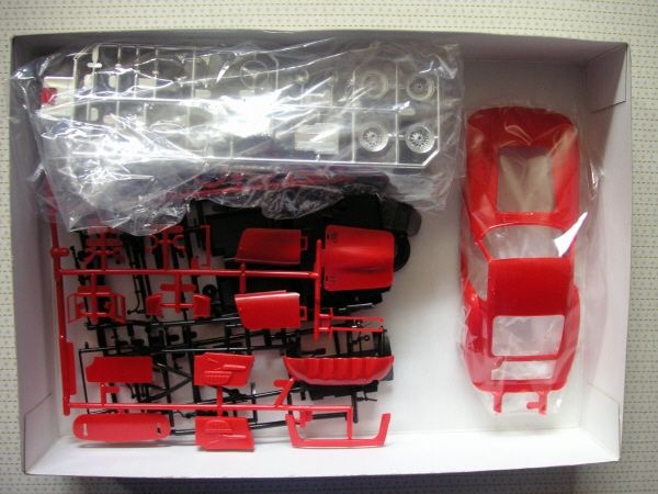 Monogram / Bandai 1/25 scale Ferrari 250 GTO Model Kit  